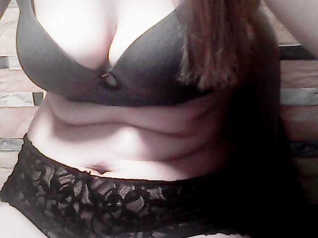 extremelymilkyboobs live cam on BongaCams