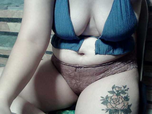 extremelymilkyboobs live cam on BongaCams