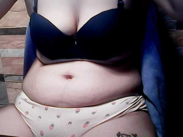extremelymilkyboobs live cam on BongaCams