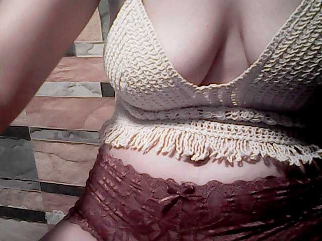 extremelymilkyboobs live cam on BongaCams