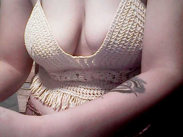 extremelymilkyboobs live webcam show