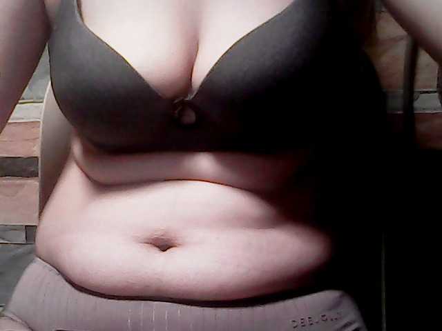 extremelymilkyboobs live cam on BongaCams