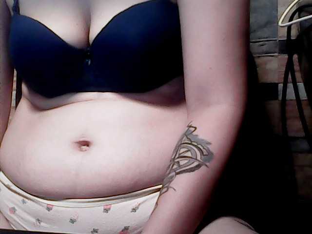 extremelymilkyboobs live cam on BongaCams