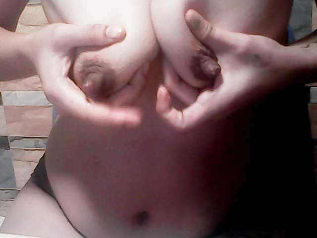extremelymilkyboobs live webcam show