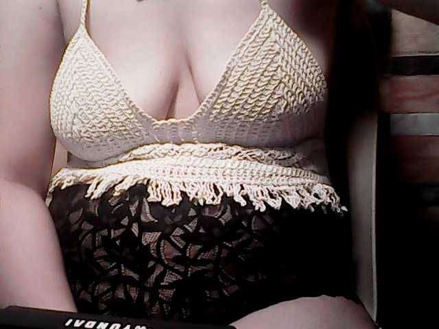 extremelymilkyboobs live cam on BongaCams
