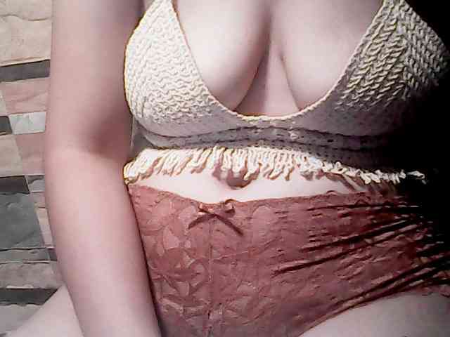 extremelymilkyboobs webcam