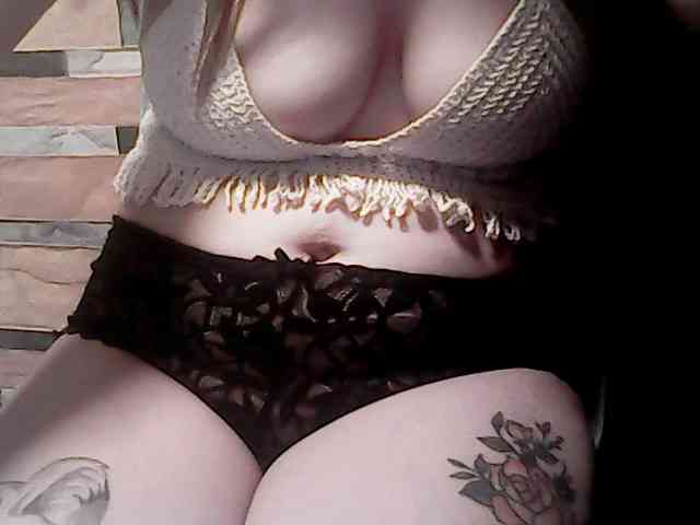extremelymilkyboobs webcam