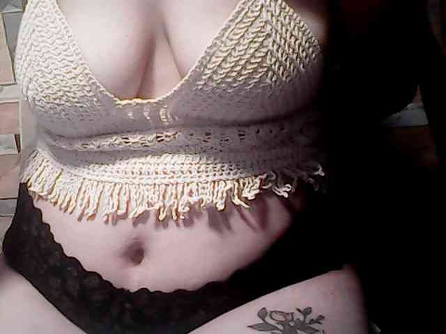 extremelymilkyboobs webcam