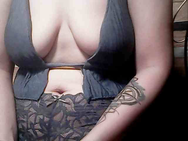 extremelymilkyboobs webcam
