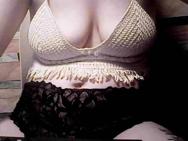 extremelymilkyboobs webcam