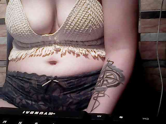 extremelymilkyboobs webcam