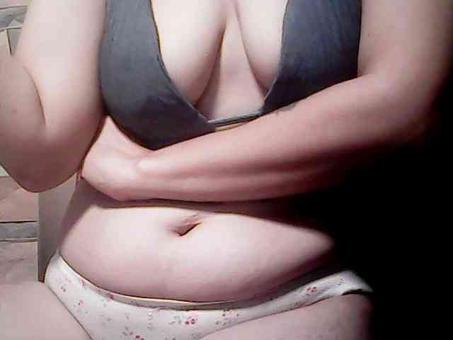 extremelymilkyboobs webcam