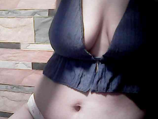extremelymilkyboobs webcam