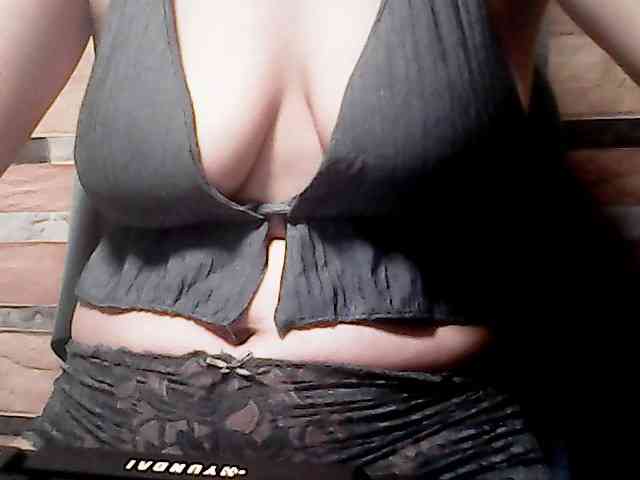 extremelymilkyboobs webcam