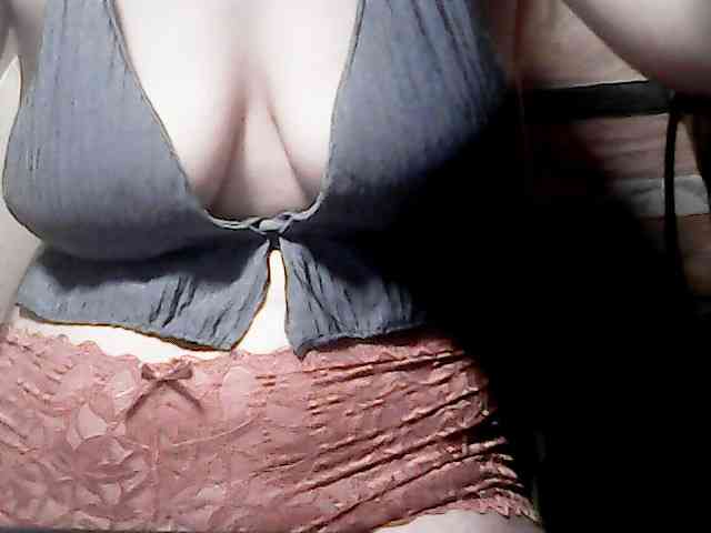 extremelymilkyboobs webcam