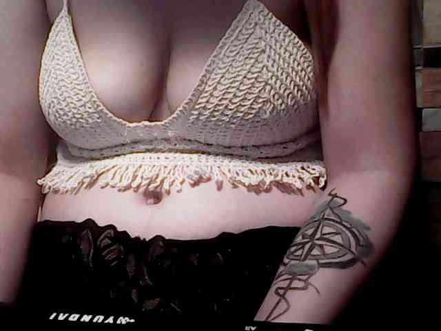 extremelymilkyboobs webcam