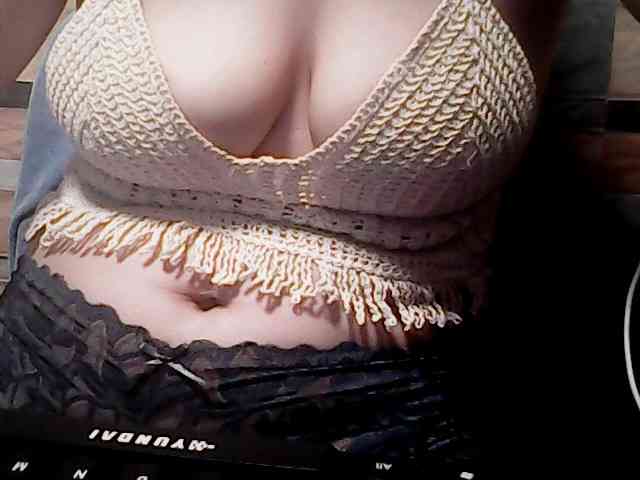 extremelymilkyboobs webcam