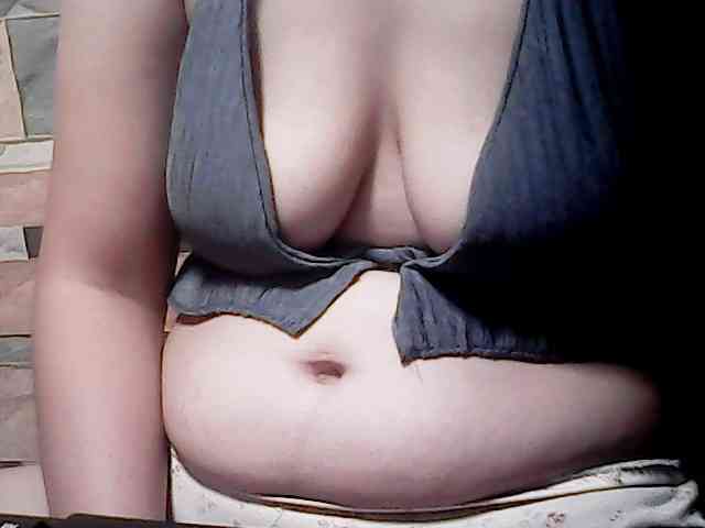 extremelymilkyboobs webcam