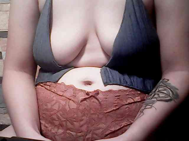 extremelymilkyboobs webcam