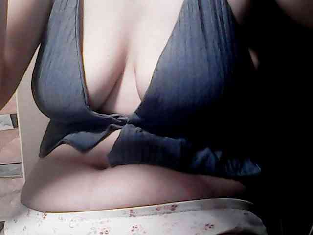 extremelymilkyboobs webcam