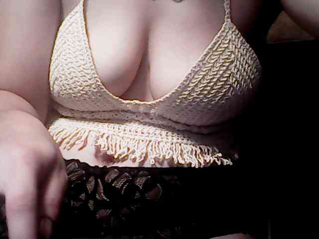 extremelymilkyboobs webcam