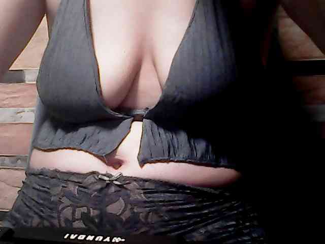 extremelymilkyboobs webcam