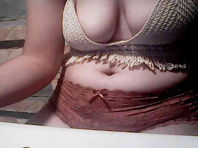 extremelymilkybo... Live Webcam on BongaCams
