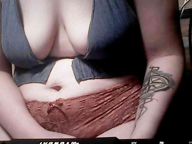 extremelymilkyboobs webcam