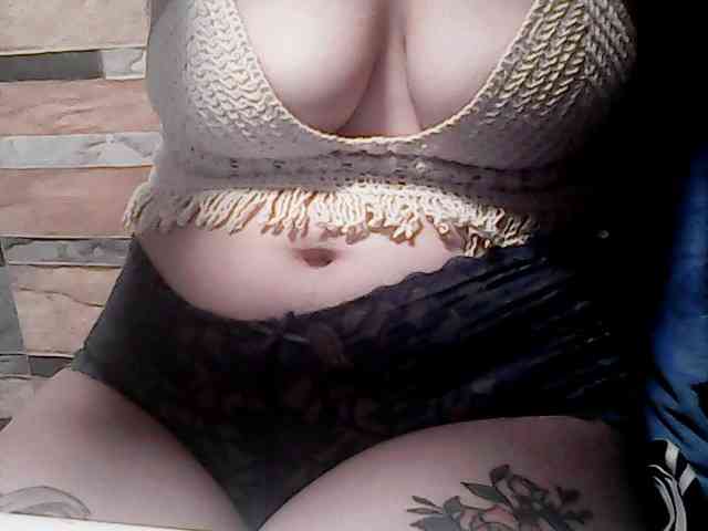 extremelymilkyboobs webcam