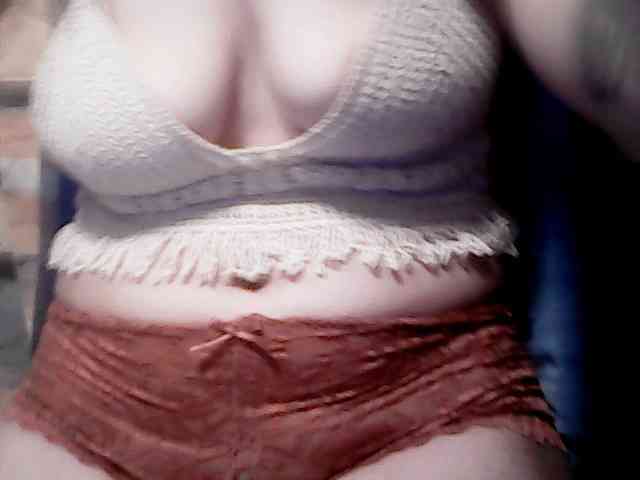 extremelymilkyboobs webcam