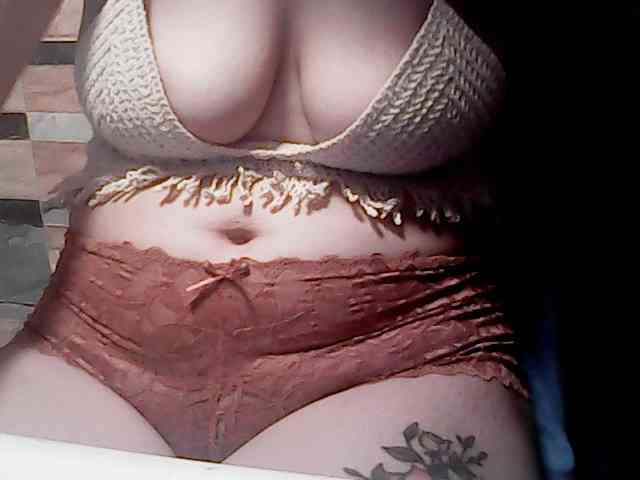extremelymilkyboobs webcam