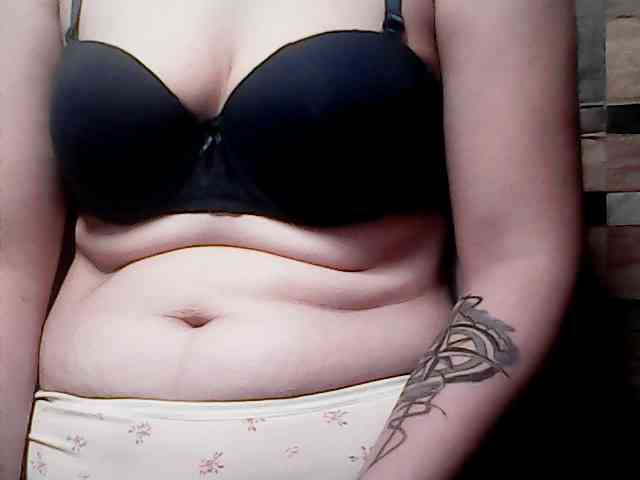 extremelymilkyboobs webcam