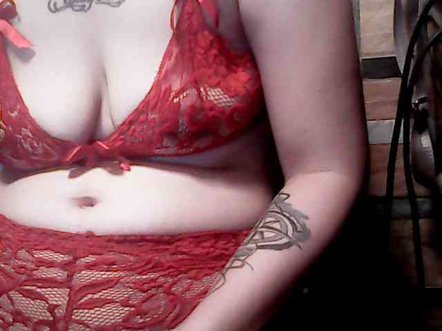 extremelymilkyboobs webcam