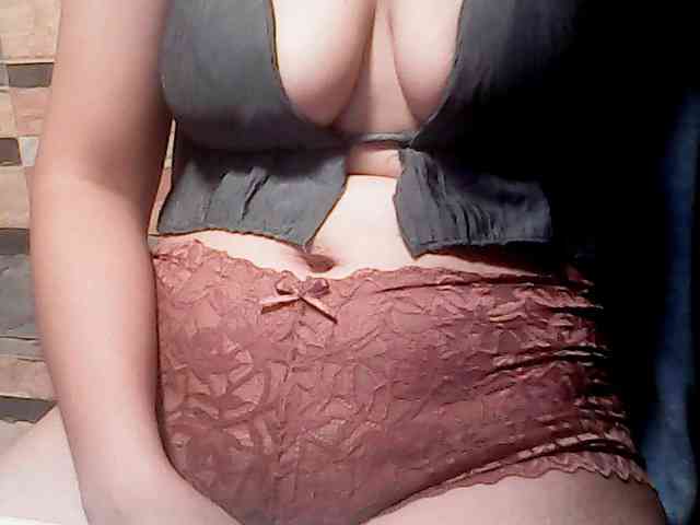 extremelymilkyboobs webcam