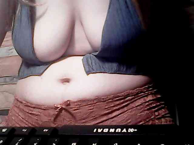 extremelymilkyboobs webcam