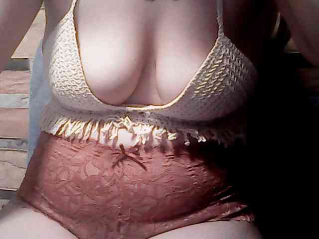 extremelymilkyboobs webcam