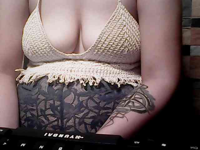 extremelymilkyboobs webcam