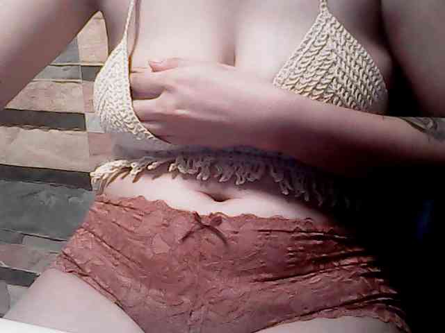extremelymilkybo... Live Webcam on BongaCams