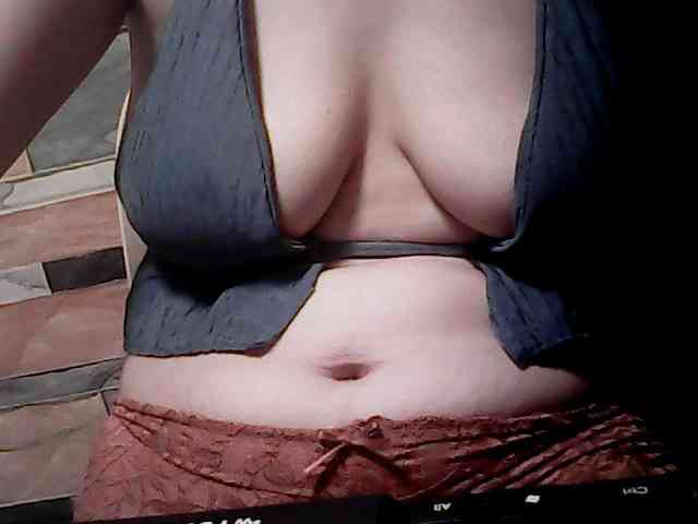 extremelymilkyboobs webcam
