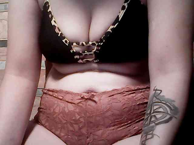 extremelymilkyboobs webcam