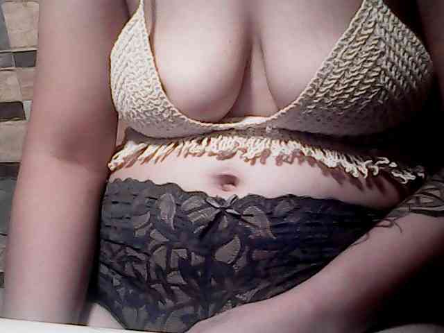 extremelymilkyboobs webcam
