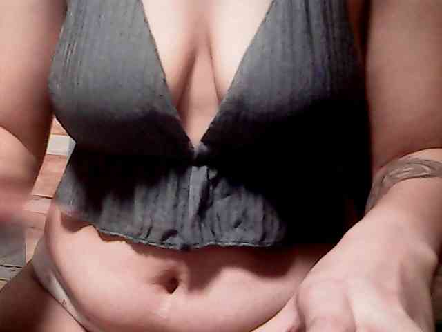 extremelymilkyboobs webcam