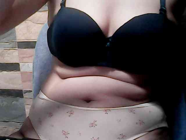 extremelymilkyboobs webcam