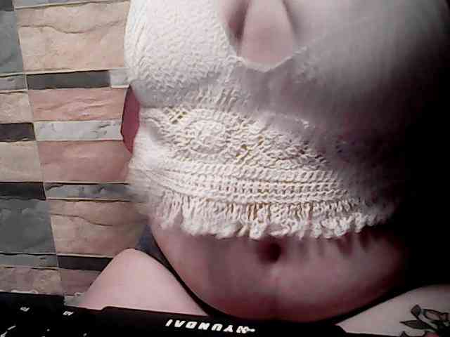 extremelymilkyboobs webcam