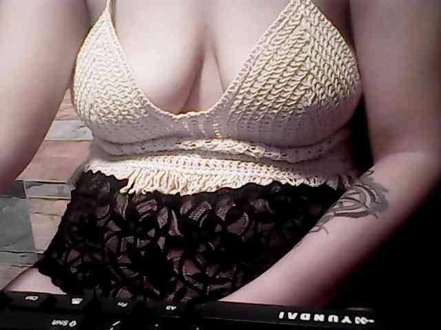 extremelymilkyboobs webcam