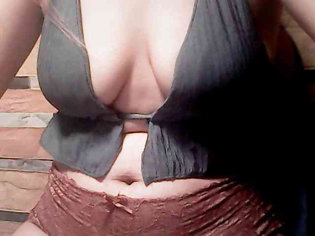 extremelymilkyboobs webcam