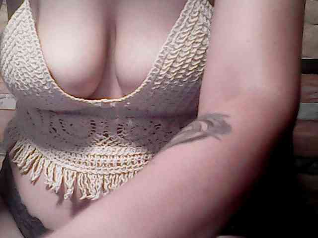 extremelymilkyboobs webcam