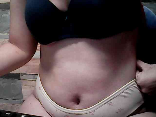 extremelymilkyboobs webcam