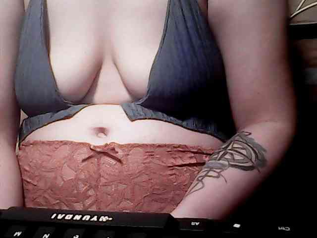 extremelymilkyboobs webcam