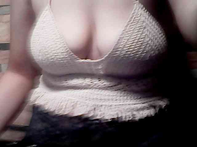 extremelymilkyboobs webcam